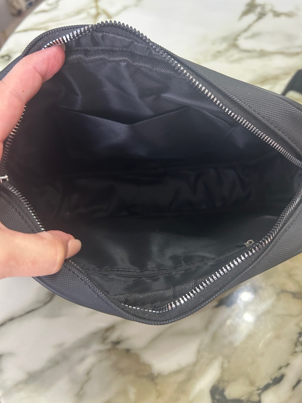 LACOSTE LUOWEIE Black Crossbody Messenger Bag with strap New - Picture 6 of 7